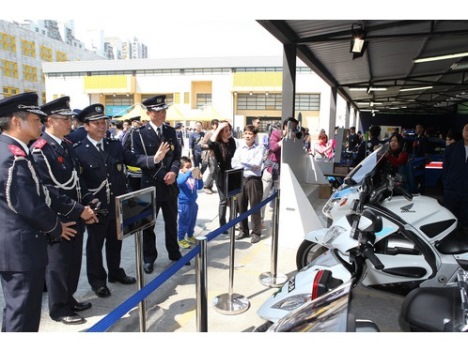 治安警察局李小平局長ら幹部もイベントに参加 (c) 治安警察局