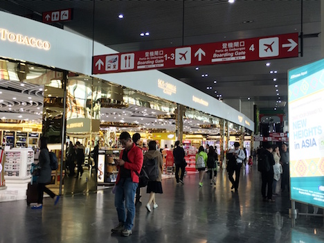 マカオ国際空港の出発ロビー（写真：CAM）