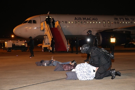 マカオ国際空港で実施されたハイジャック対策訓練の様子＝2017年10月20日（写真：マカオ政府民航局）