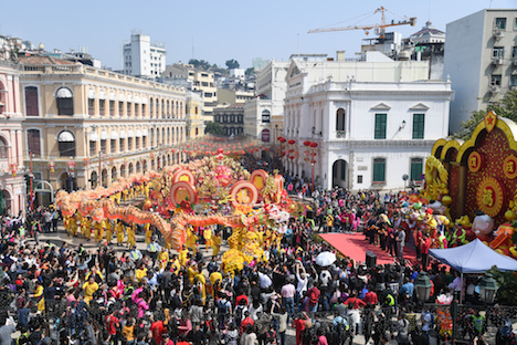 昨年（2018年）の旧正月にマカオ半島の歴史市街地区で開催された祝賀イベントの様子（資料）＝2018年2月16日（写真：GCS）