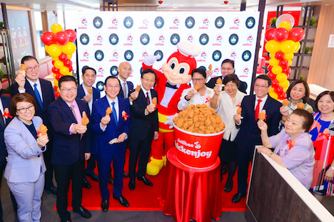 ジョリビーマカオ1号店グランドオープニングセレモニーの様子＝2018年9月28日（Jollibee Foods Corporation）