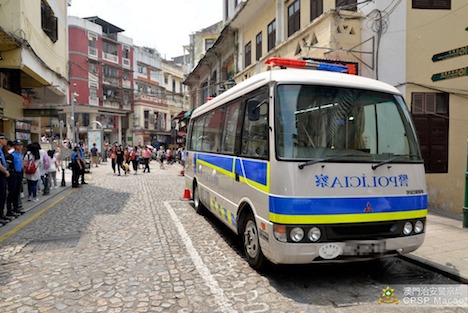 マカオ治安警察局の移動交番車（写真：マカオ治安警察局）