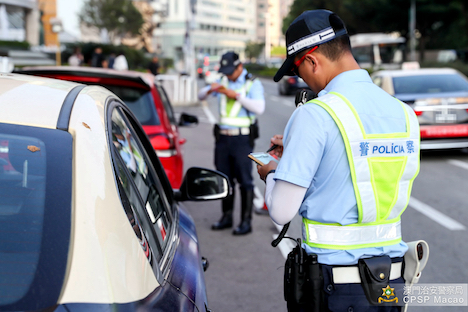 マカオ治安警察局による取り締まりの様子（写真：マカオ治安警察局）