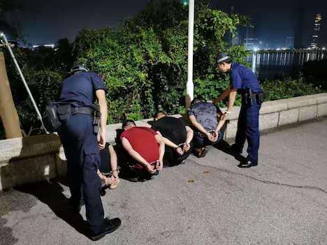 マカオ税関が身柄を拘束した3人の不法入境者＝2019年9月9日（写真：澳門海關）